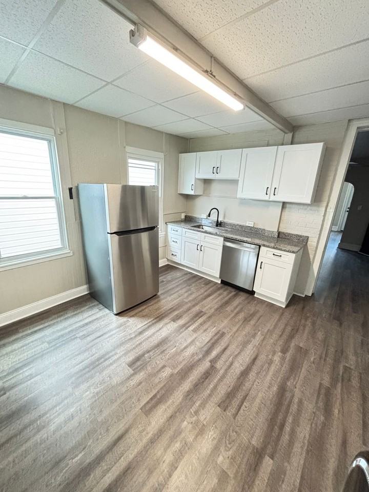 750 Front St - Photo 6 of 50