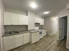 featured image of 258 Robinson St #258