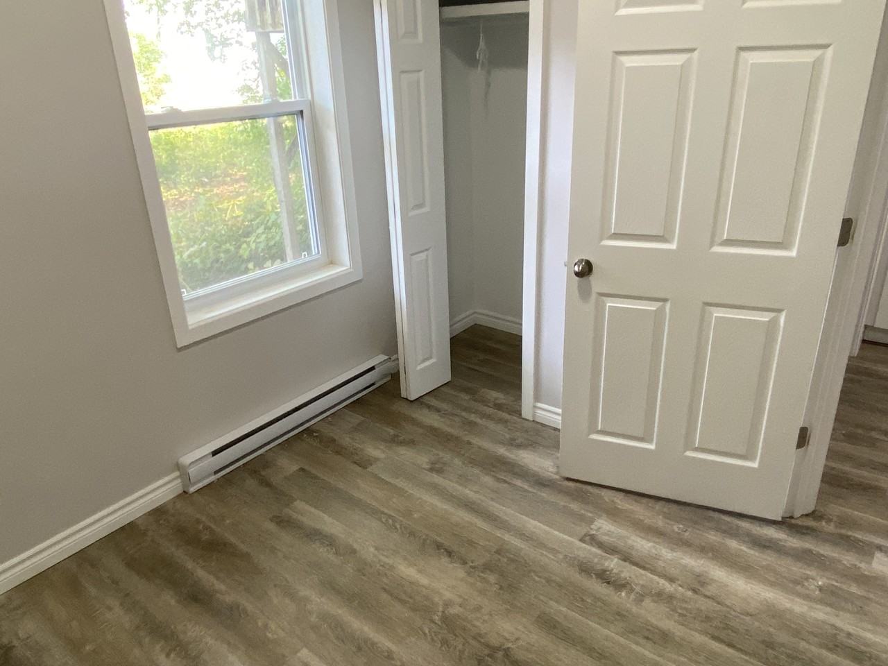 258 Robinson Street #258 - Photo 4 of 14