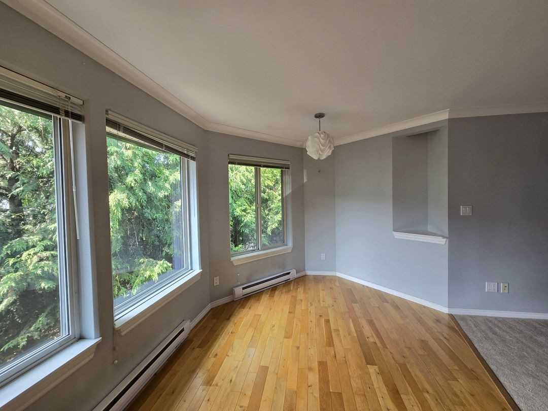 976 Page Avenue - Photo 3 of 15