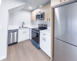 Stylish Living Near the Coast – Modern Studio Units at 1500 Venice Blvd - Photo 1 of 1