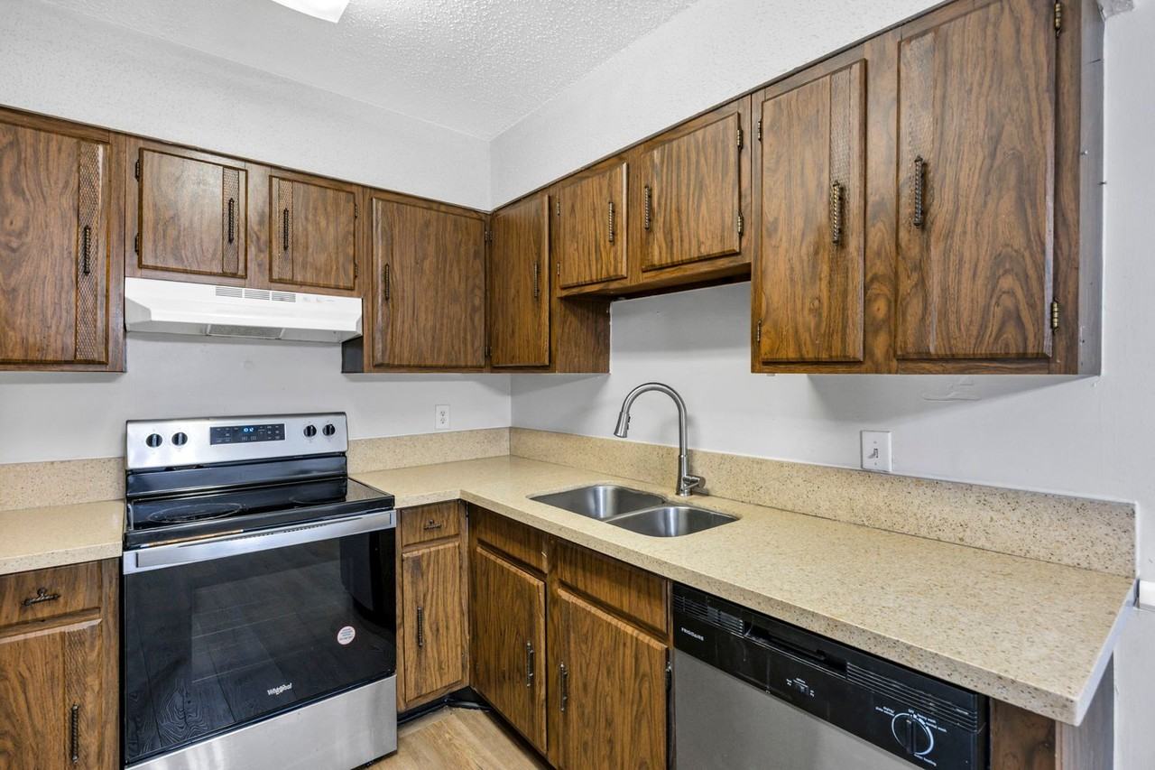 6530 Davidson Rd - Photo 7 of 17