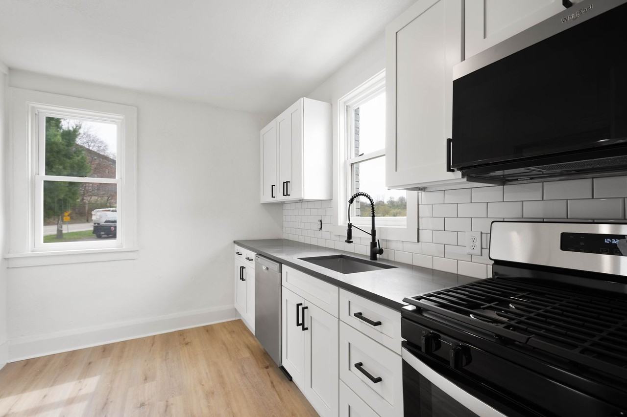 1125 Mcneilly Ave - Photo 3 of 23
