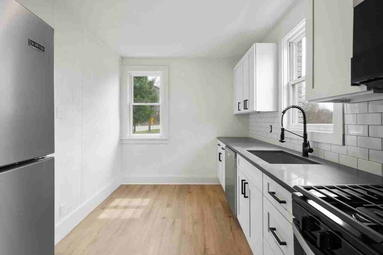 1125 Mcneilly Ave - Photo 4 of 23