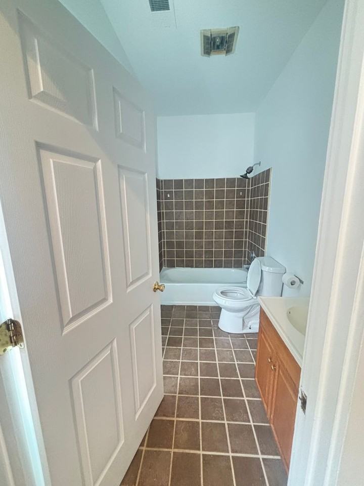 85 Selman St Se - Photo 6 of 7