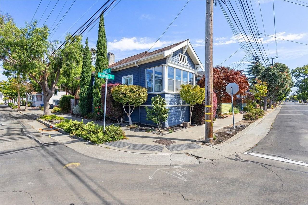 3225 Madison St - Photo 3 of 19