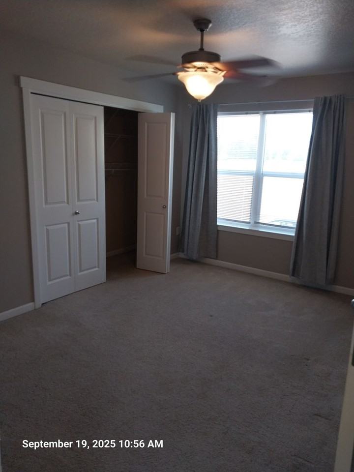2050 Nw Yohn Ranch Dr - Photo 4 of 10