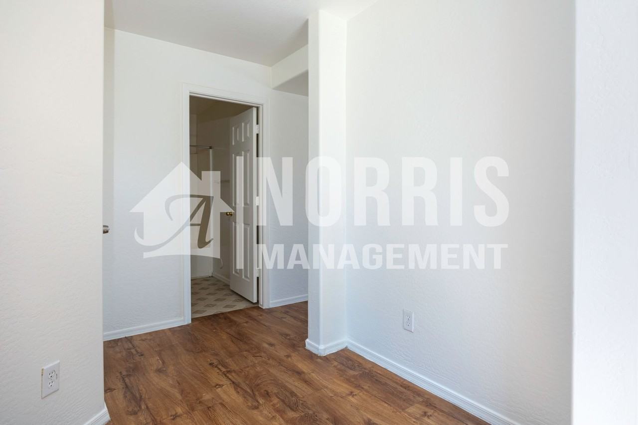 23937 N Oasis Blvd - Photo 7 of 44