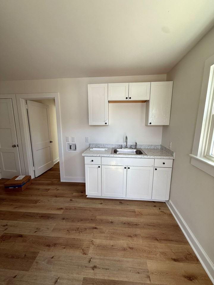 1423 5th St - Photo 6 of 6