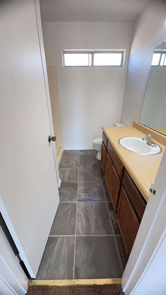 394 Lakeview Rd - Photo 7 of 13