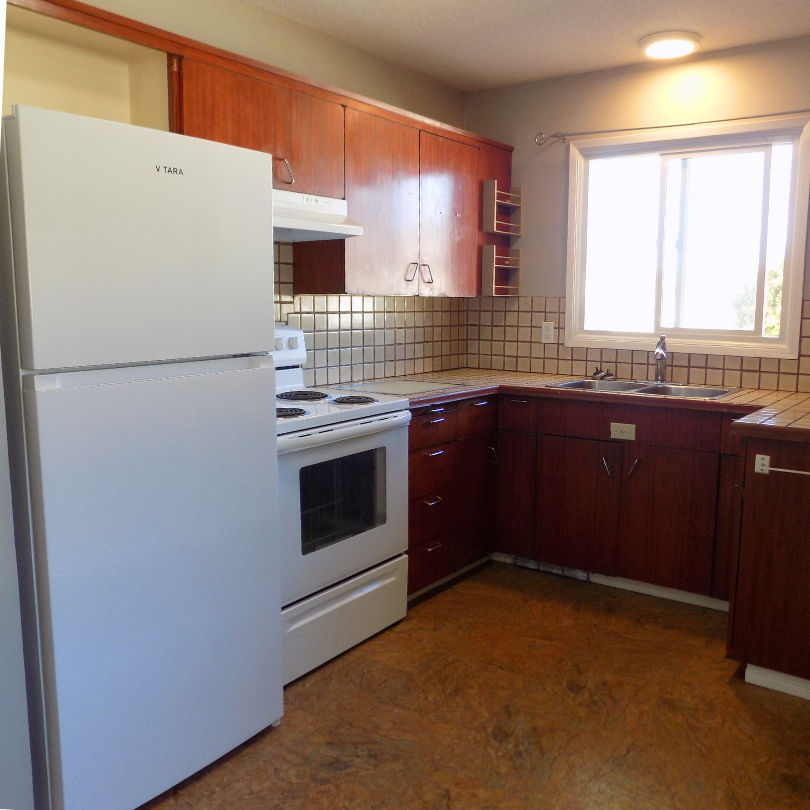 10904 93a St - Photo 2 of 9