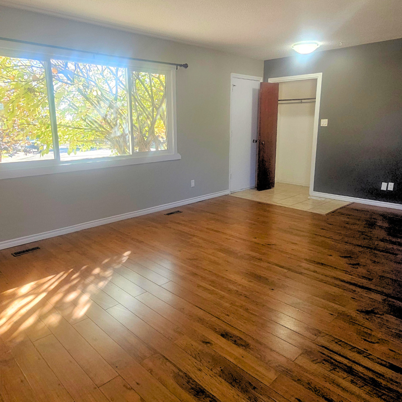 10904 93a St - Photo 3 of 9