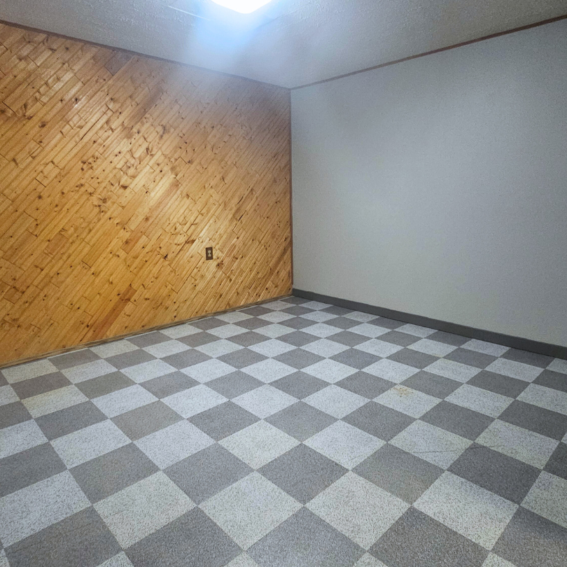 10904 93a St - Photo 5 of 9