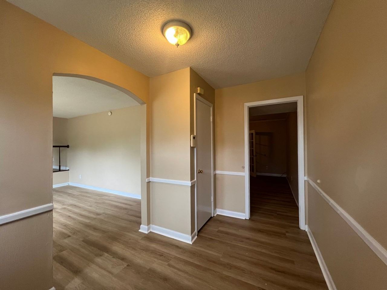 6458 Easthampton Rd - Photo 2 of 18