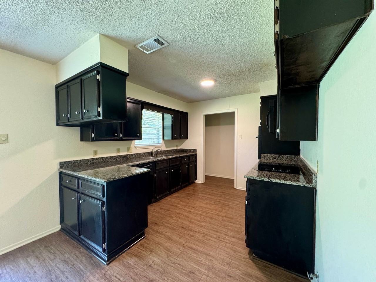 508 Angel Fire Dr - Photo 6 of 17