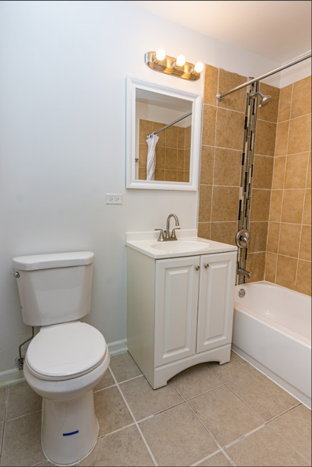 The Shore Residences – 7350 S. Phillips Ave, Chicago, IL - Photo 5 of 11