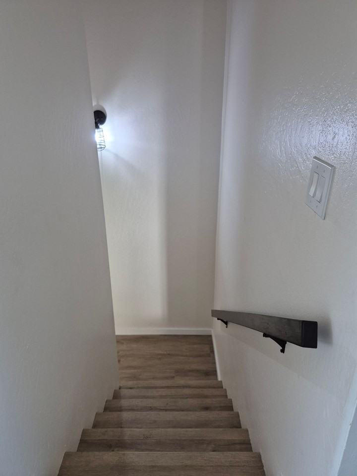 Lloyd Court Apartments - Photo 4 of 49