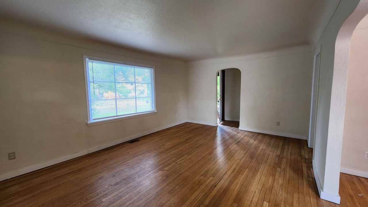 611 S Ferrall St - Photo 4 of 26