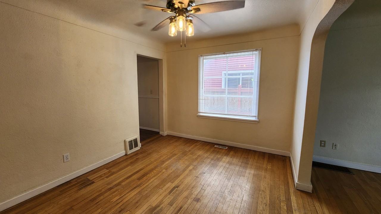 611 S Ferrall St - Photo 5 of 26