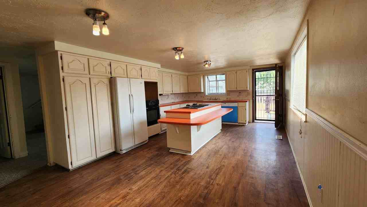 611 S Ferrall St - Photo 6 of 26