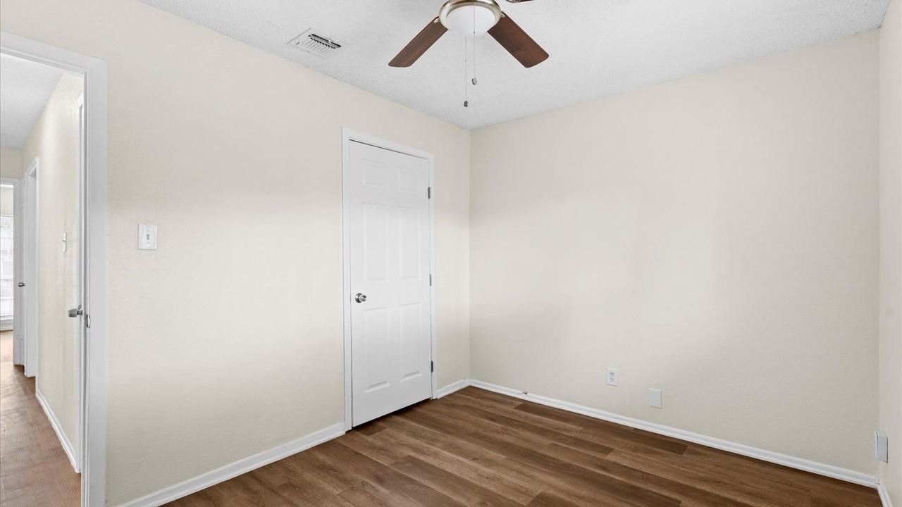 922 Saddlebrook Drive - Photo 5 of 25