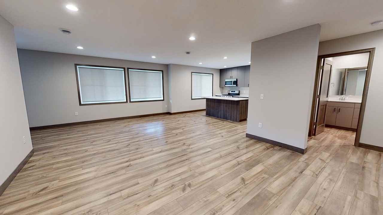 926 17th Ave SE - Photo 2 of 10
