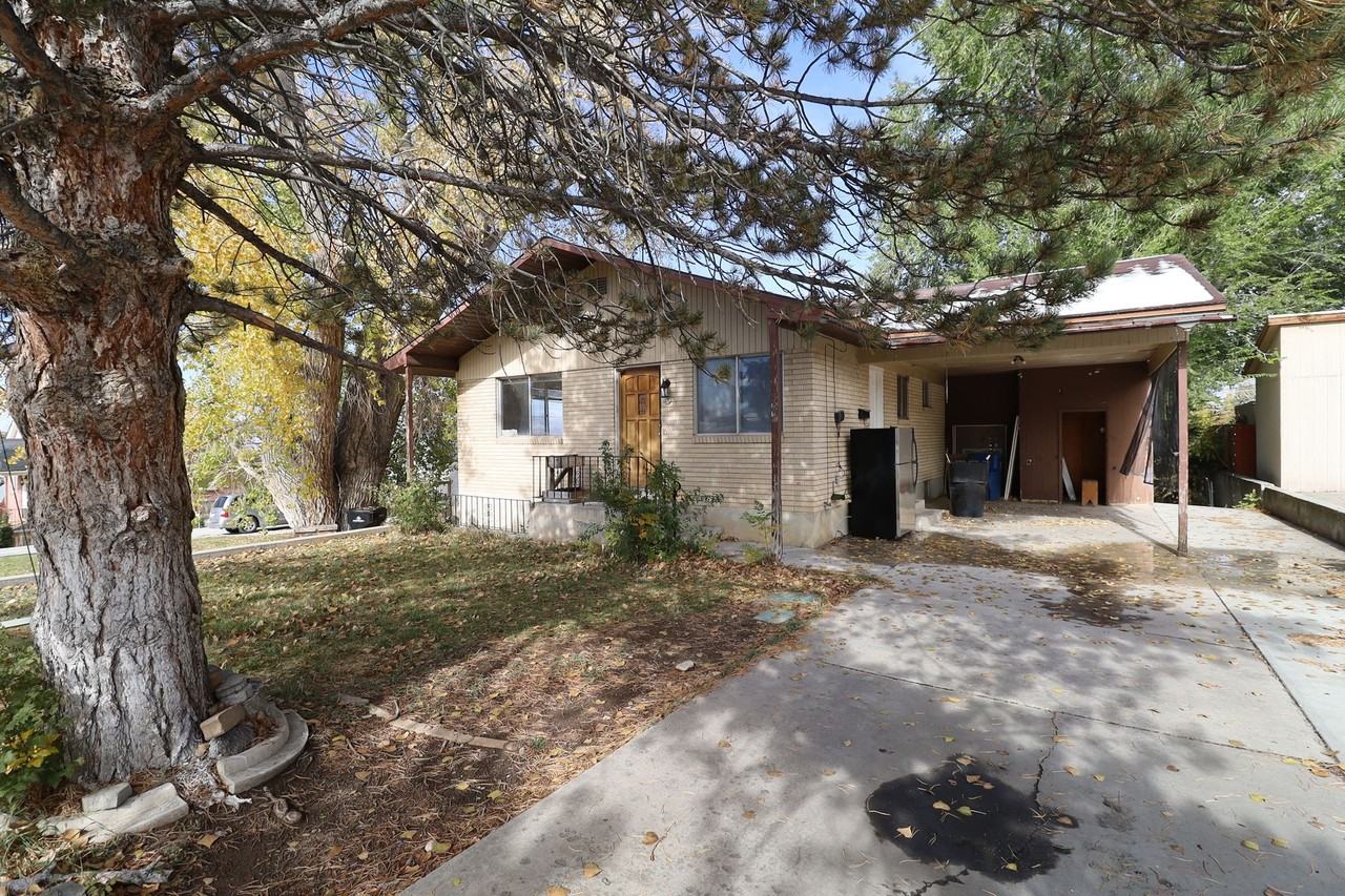 565 E 200 N - Photo 3 of 3