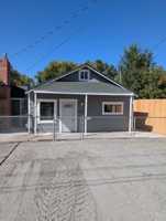 featured image of 1420 1/2 Summers Ln