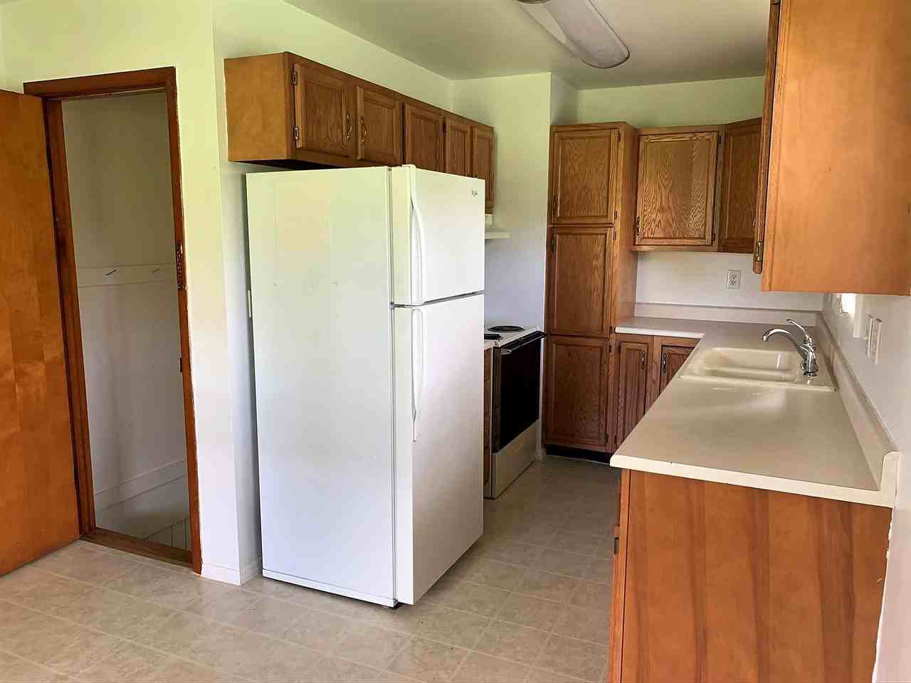 769 Davis St - Photo 3 of 23