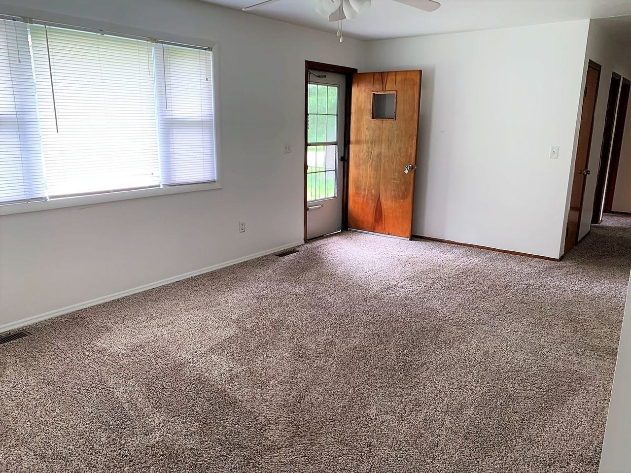 769 Davis St - Photo 4 of 23