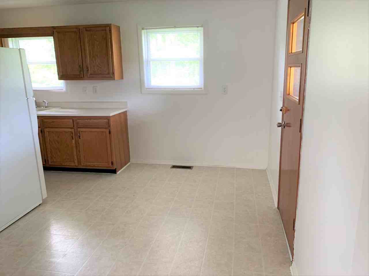 769 Davis St - Photo 5 of 23