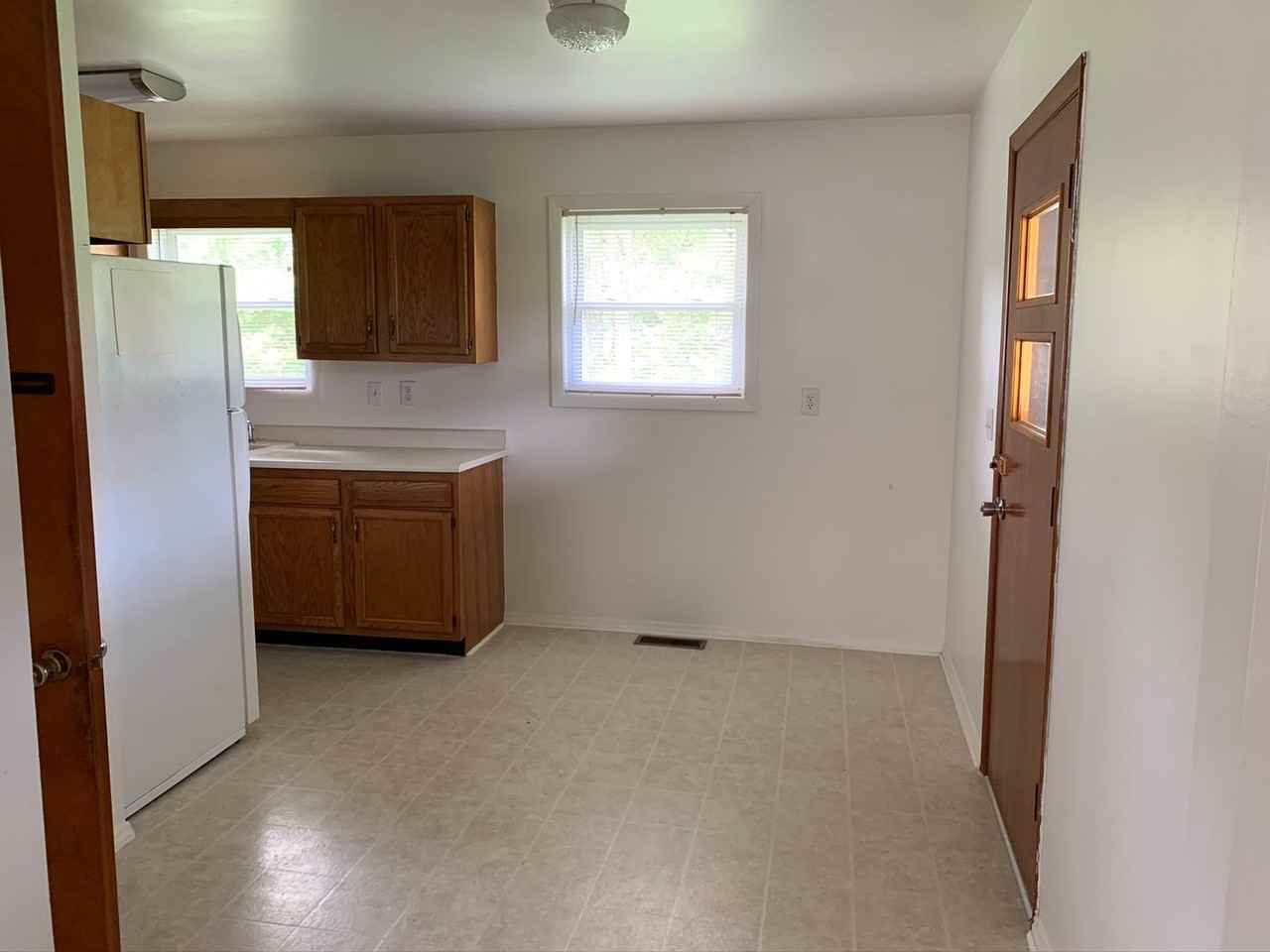 769 Davis St - Photo 6 of 23