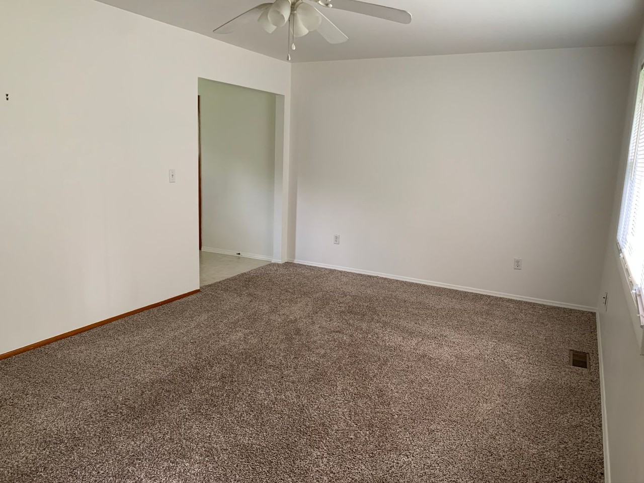 769 Davis St - Photo 7 of 23