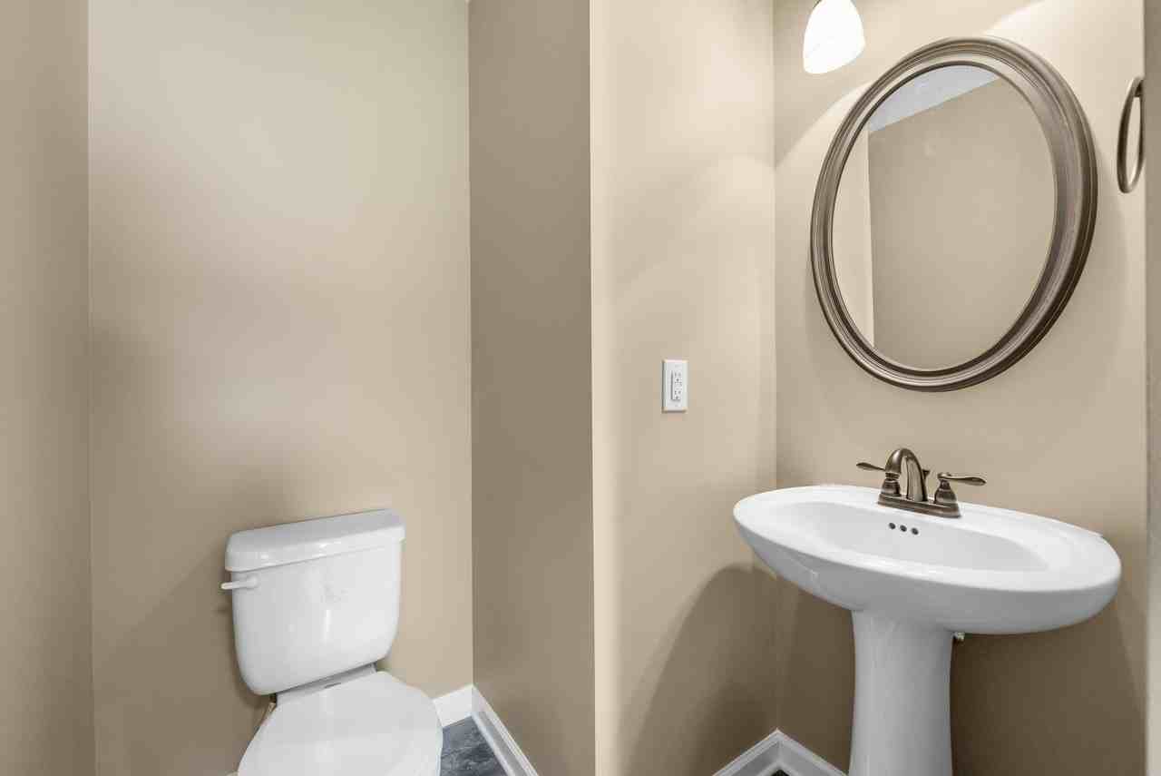 521 Falkland Circle - Photo 7 of 32