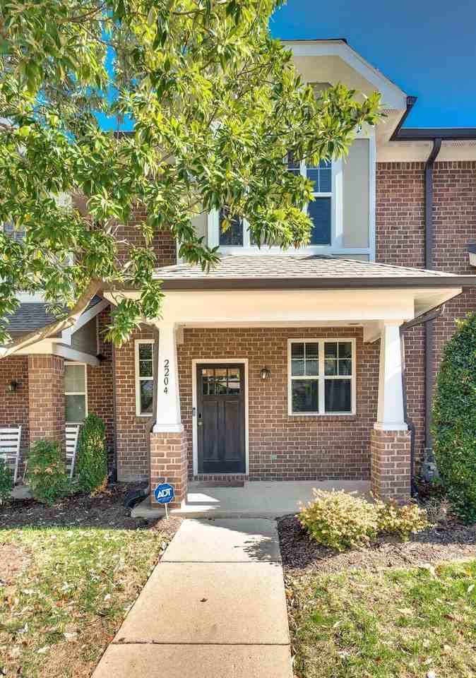 2204 Knowles Ave - Photo 2 of 35