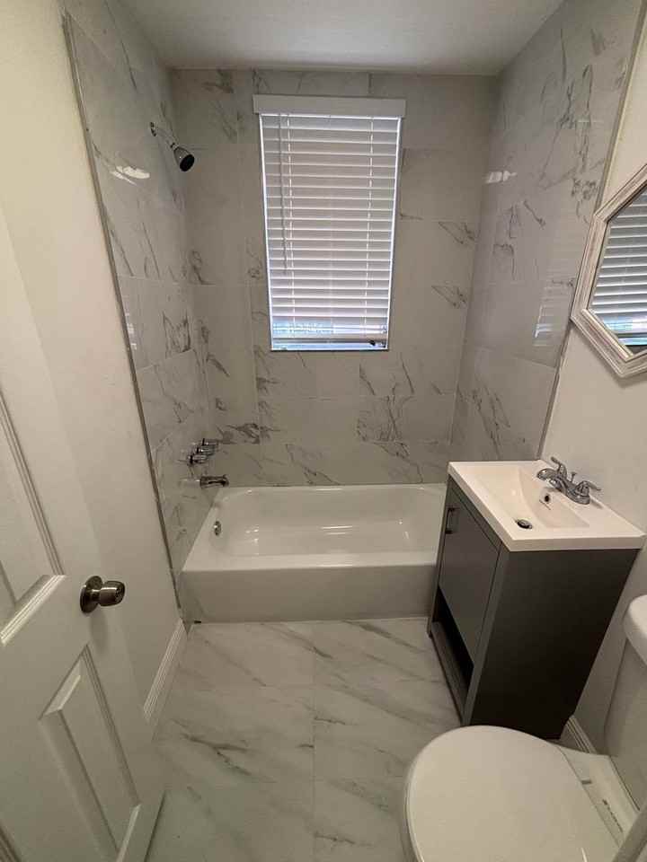 Fully Remodeled 1 Bed / 1 Bath - Photo 5 of 15