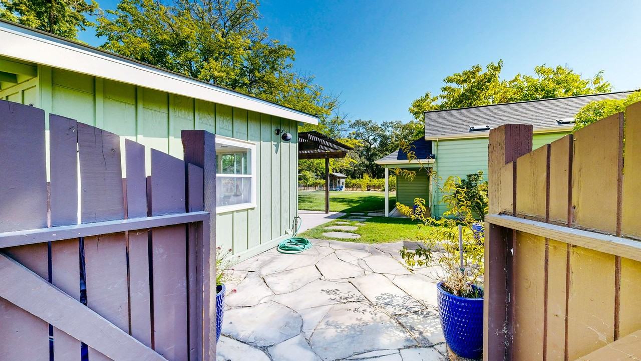 3343 Piner Rd - Photo 2 of 50