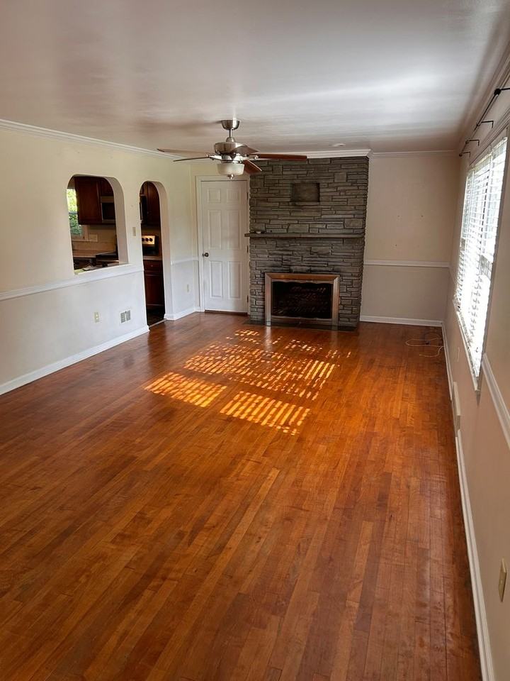 904 Shreiner Ave - Photo 3 of 18