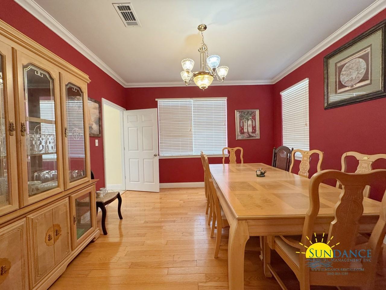 503 Circle Dr - Photo 6 of 35