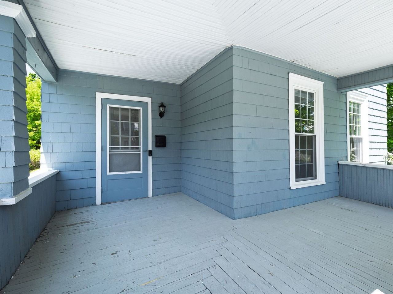 427 Flower Ave E - Photo 7 of 43