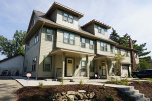 featured image of 915 7th St Se
