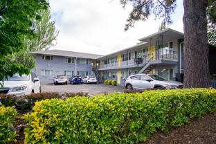 1036 Se 29th Ave - Photo 1 of 1
