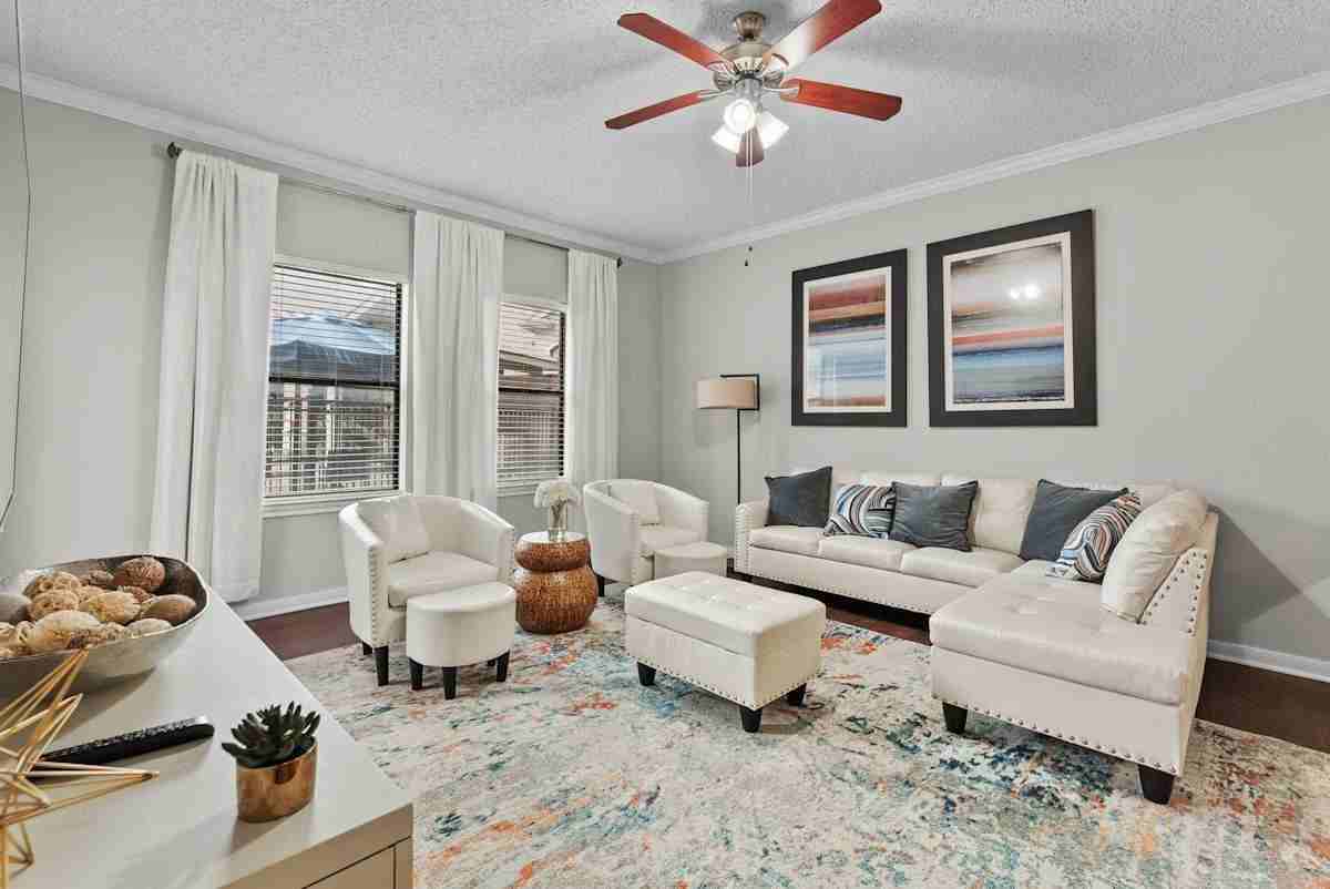 8383 El Mundo St - Photo 2 of 27