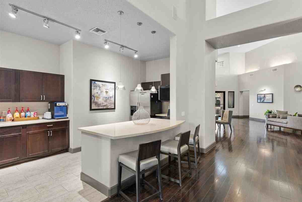 8383 El Mundo St - Photo 4 of 27