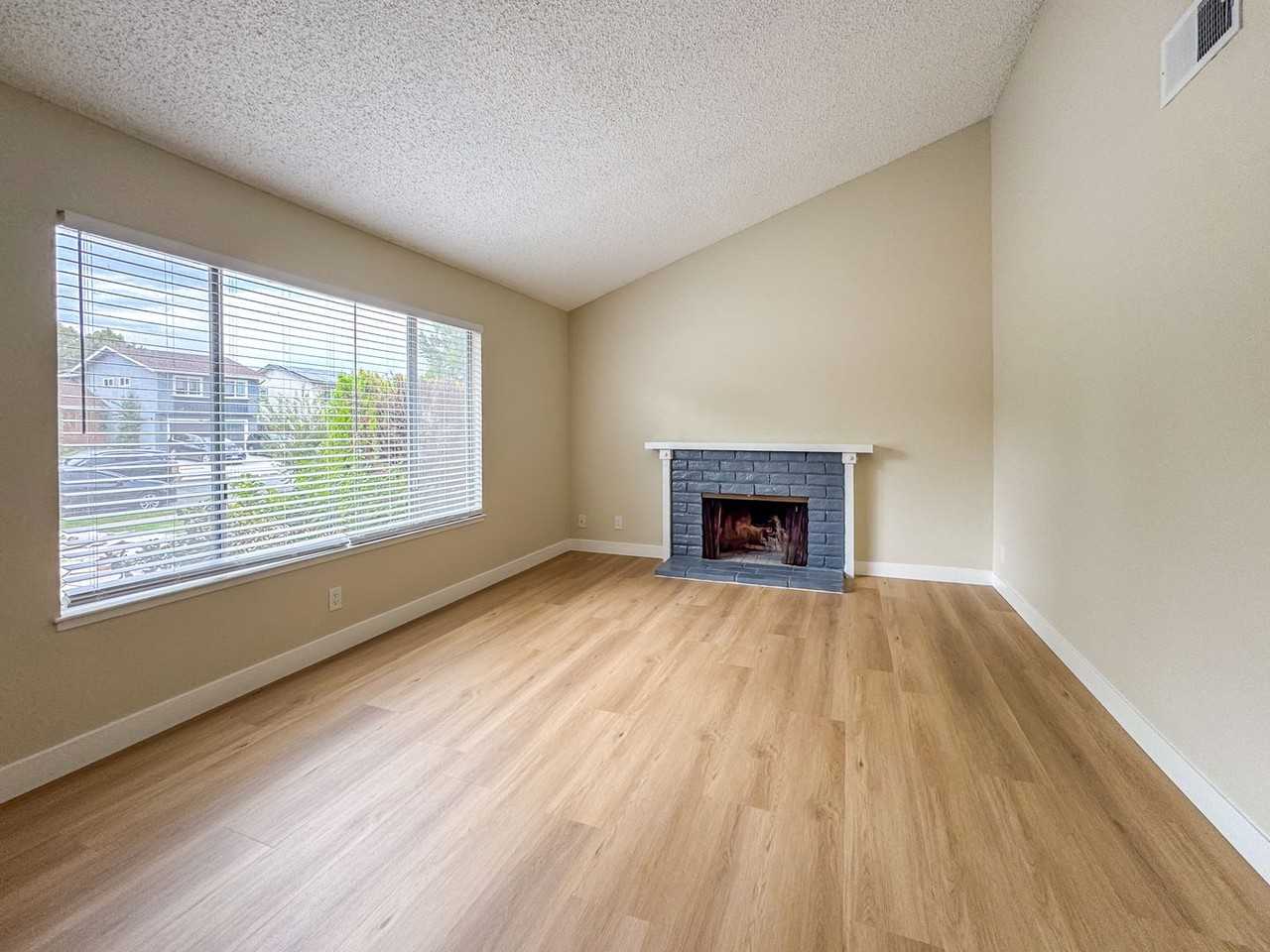 4556 Hampshire Pl - Photo 2 of 15