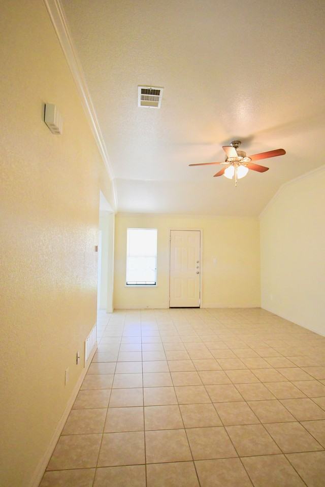 811 Lisa Lane - Photo 2 of 15