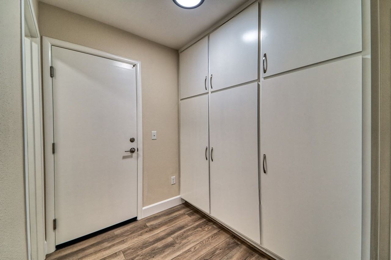 3900 Lincoln Rd - Photo 3 of 5