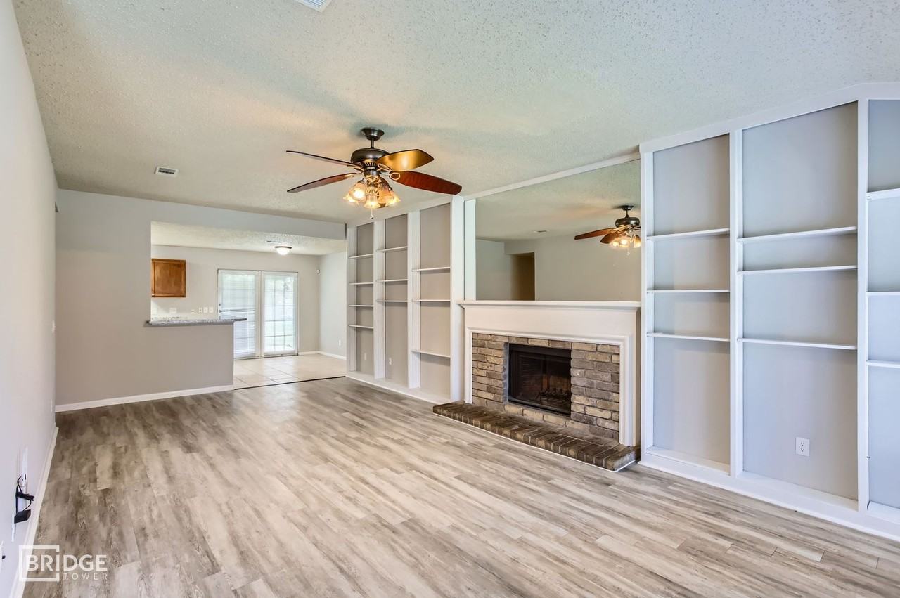 11910 Yearling Dr - Photo 5 of 32