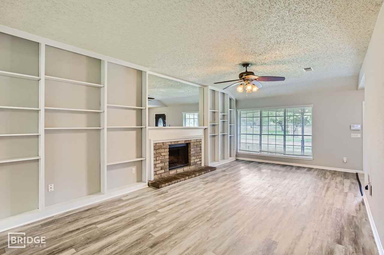 11910 Yearling Dr - Photo 6 of 32