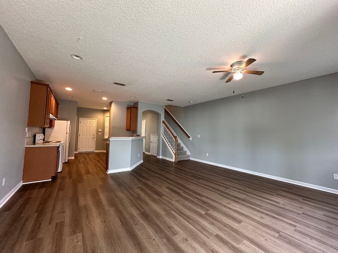 3730 Creswick Cir Unit E - Photo 5 of 18